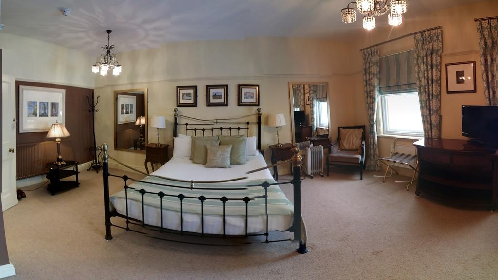 The French Partridge Hotel Hartwell Room photo